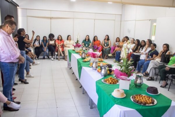 Funcionárias da Secretaria de Desenvolvimento de Taboão da Serra ganham homenagem pelo Dia Internacional da Mulher