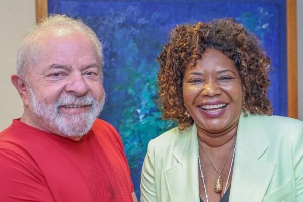 Aliada de Lula, secretária do PT diz que Cultura deu aval a uso político de programa