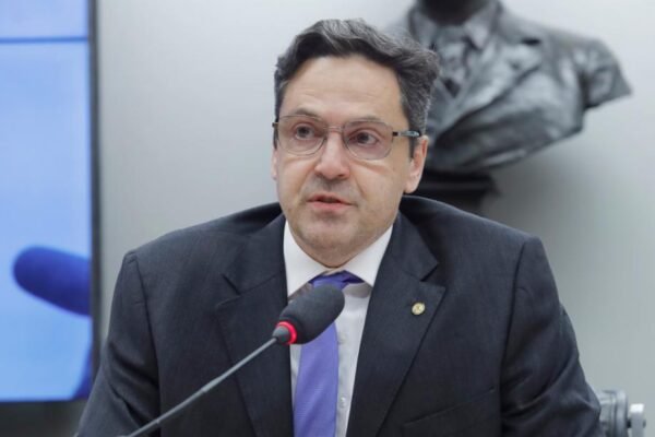 Itaipu: indícios de corrupção levam a proposta de CPI
