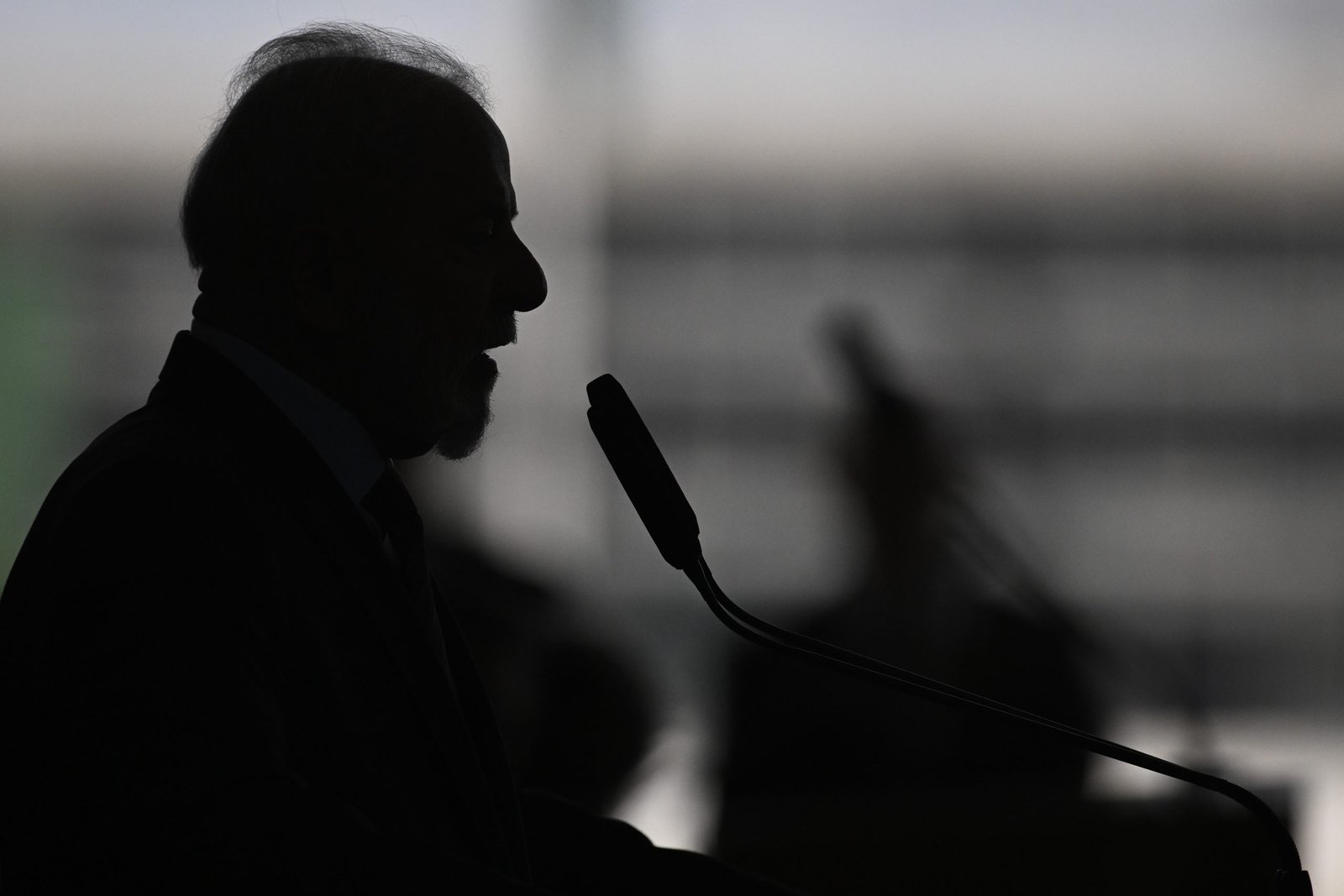 Cerca de 44% dos eleitores consideram governo de Lula inferior ao de Bolsonaro, diz pesquisa