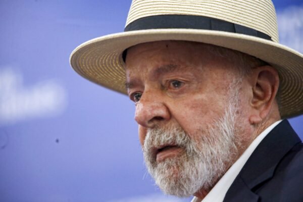 Lula é pior que Bolsonaro para 49,4% dos brasileiros, diz pesquisa