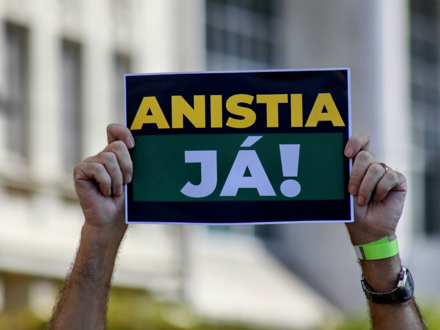 Veja imagens e vídeos da manifestação pela anistia aos presos do 8 de janeiro
