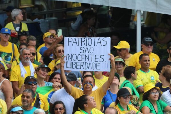 ‘Vamos intensificar a pressão pela anistia’, diz Carol De Toni