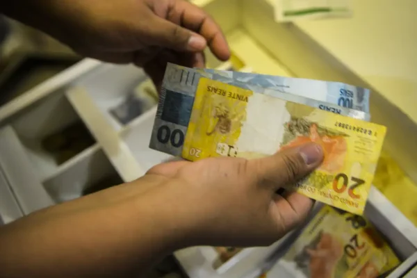 Banco Central eleva para 70% risco de inflação estourar teto da meta em 2025