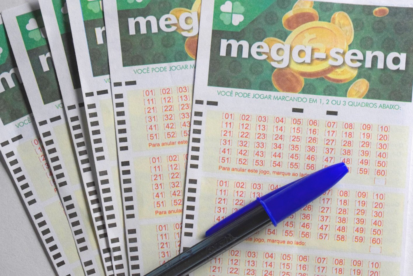 Mega-Sena: ninguém acerta 6 dezenas, e prêmio vai a R$ 10 milhões