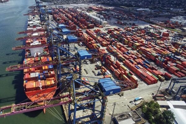 Zambelli aciona TCU contra contrato milionário do Porto de Santos