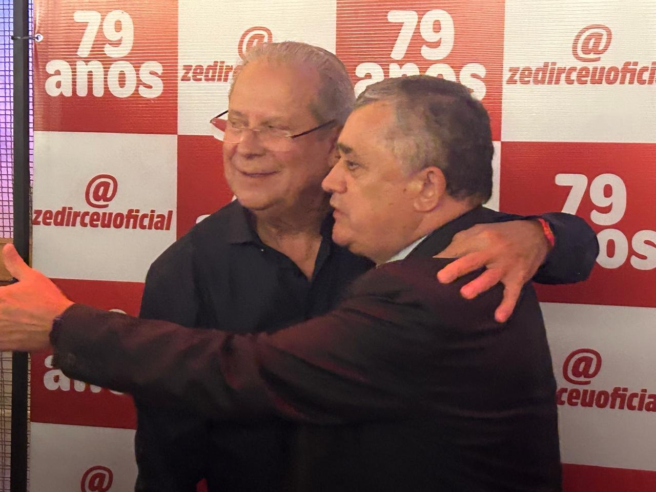 José Dirceu admite: mensaleiros nunca deixaram comando do PT