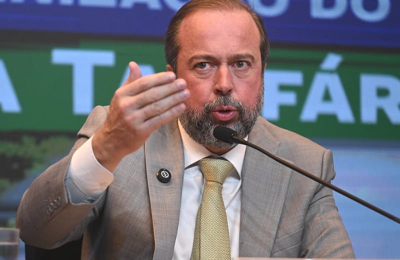 Ministros do Centrão têm dificuldade para acessar Lula em reuniões