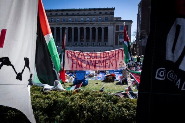 EUA cancelam US$ 400 milhões em bolsas e contratos para a Universidade de Columbia por alegações de antissemitismo