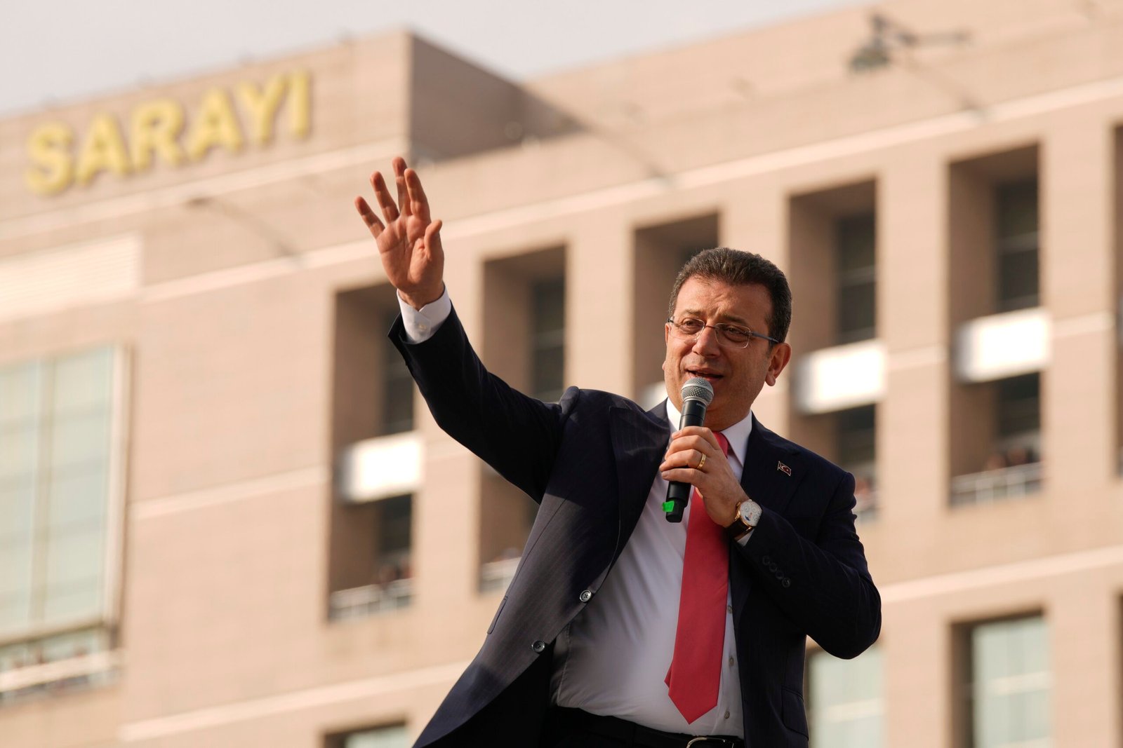 Tribunal turco mantém prisão de prefeito opositor a Erdogan