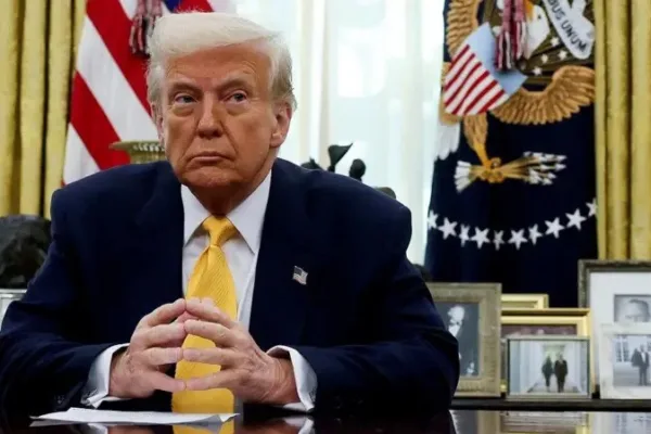 Maioria dos norte-americanos considera ações de Trump na economia muito erráticas, diz pesquisa
