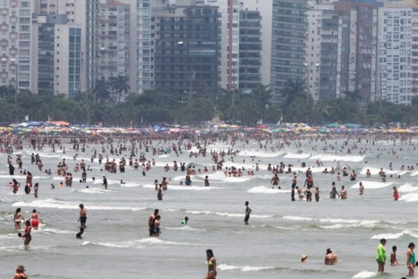 Defesa Civil de SP renova alerta de altas temperaturas na Baixada Santista e Vale do Ribeira