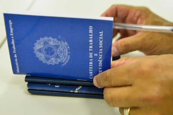 Cidade do litoral de SP abre 58 vagas de emprego; confira as oportunidades