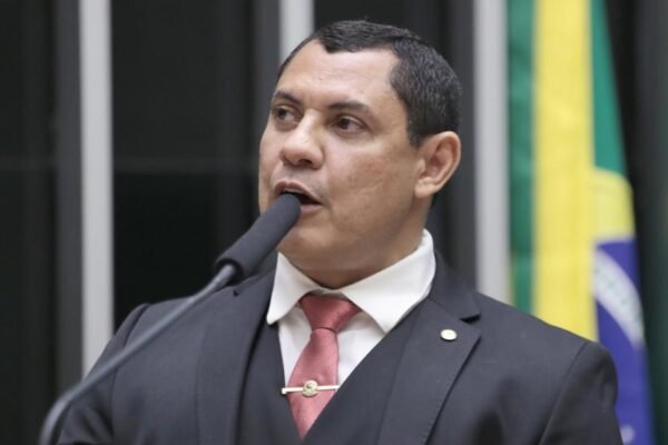 Comissão de Segurança: oposição quer emplacar Ramagem entre os vices