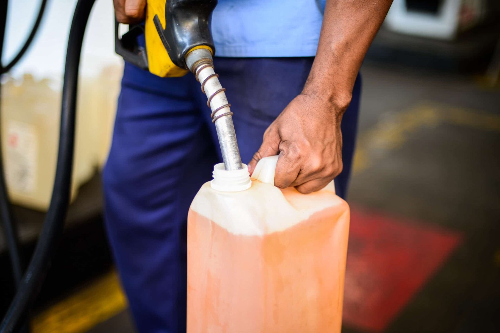 Governo Lula quer aumentar porcentual de etanol na gasolina