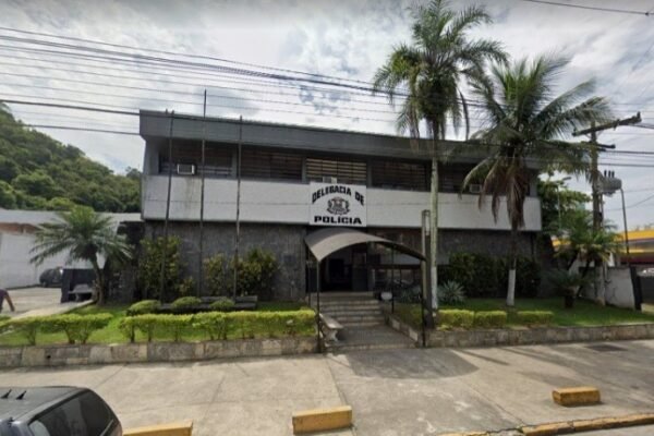 Homem morre após ser baleado por policial penal durante tentativa de assalto em Guarujá