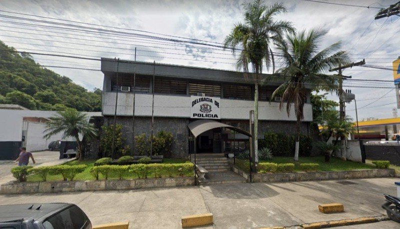 Homem morre após ser baleado por policial penal durante tentativa de assalto em Guarujá