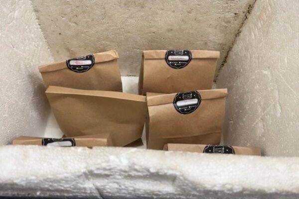 Falso entregador de comida é preso com embalagens com drogas no litoral de SP
