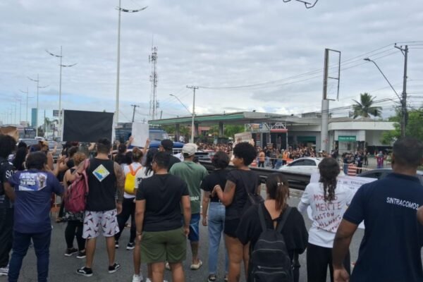 Servidores públicos municipais de Praia Grande, SP, fazem greve por reajuste salarial nesta sexta-feira