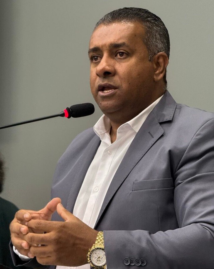 Base do Governo Vota Contra Profissionais Sem Salário em Embu das Artes
