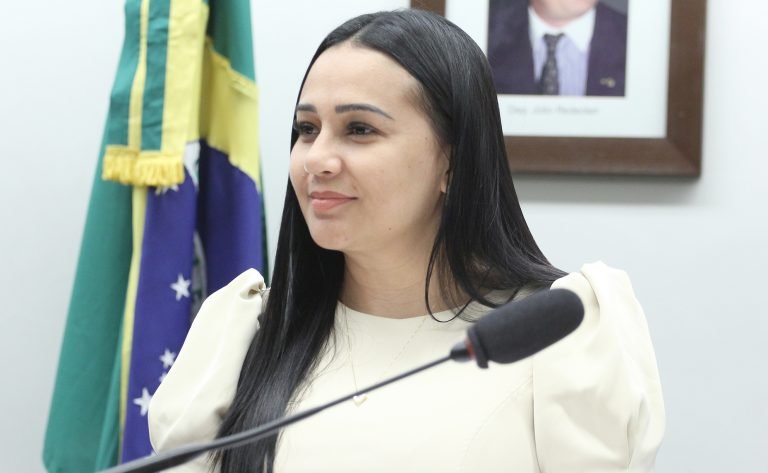 Projeto equipara neurodivergentes a pessoas com deficiência para efeitos legais