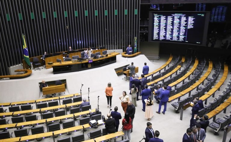 Deputados analisam MP que abriu crédito de R$ 118,2 milhões para ações de recuperação no RS; acompanhe