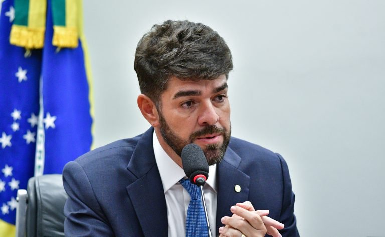 Zé Vitor é eleito pela segunda vez presidente da Comissão de Saúde
