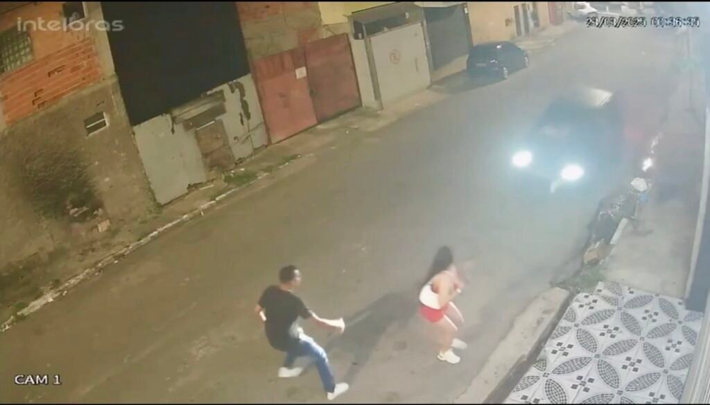 Motorista Atropela Duas Mulheres em Embu das Artes e Foge Sem Prestar Socorro