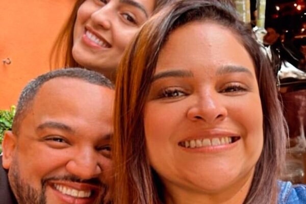 Tudo em Família: Prefeito de Embu das Artes põe esposa e irmã no poder
