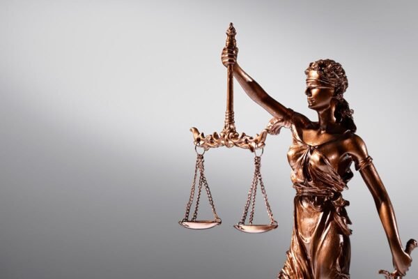 ‘CNJ consagra a farra no Judiciário’, diz Gazeta do Povo