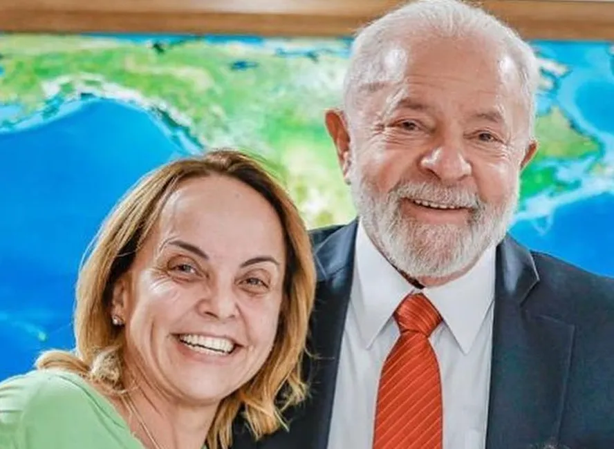 Filha de Lula vai ganhar R$ 17 mil para atuar em cargo no Senado