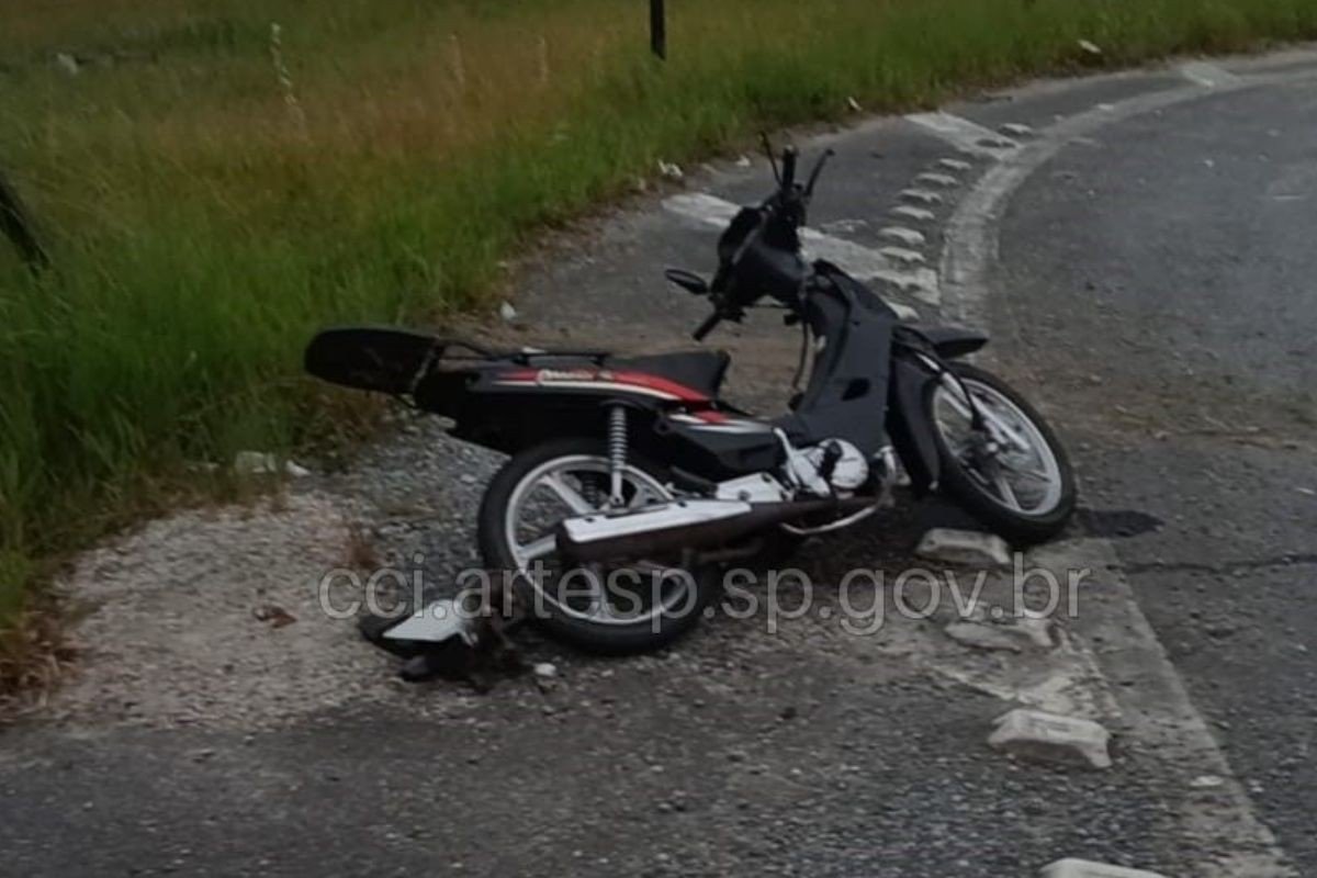 Tragédia em Itanhaém: motociclista de 51 anos morre após acidente com carro