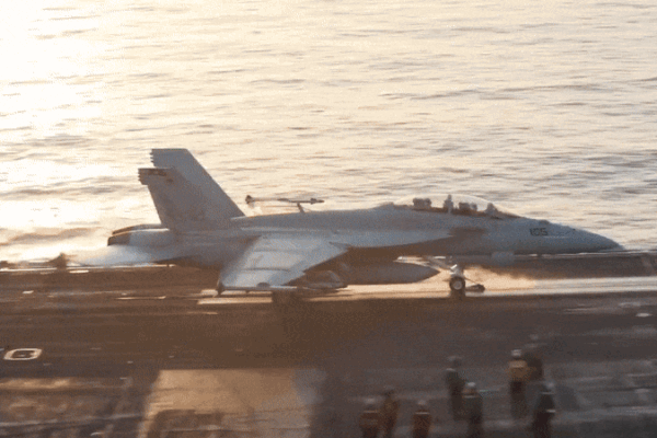 VÍDEO: caças americanos decolam de porta-aviões em ataque em ‘grande escala’ contra Houthis