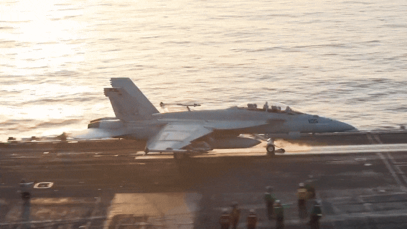 VÍDEO: caças americanos decolam de porta-aviões em ataque em ‘grande escala’ contra Houthis