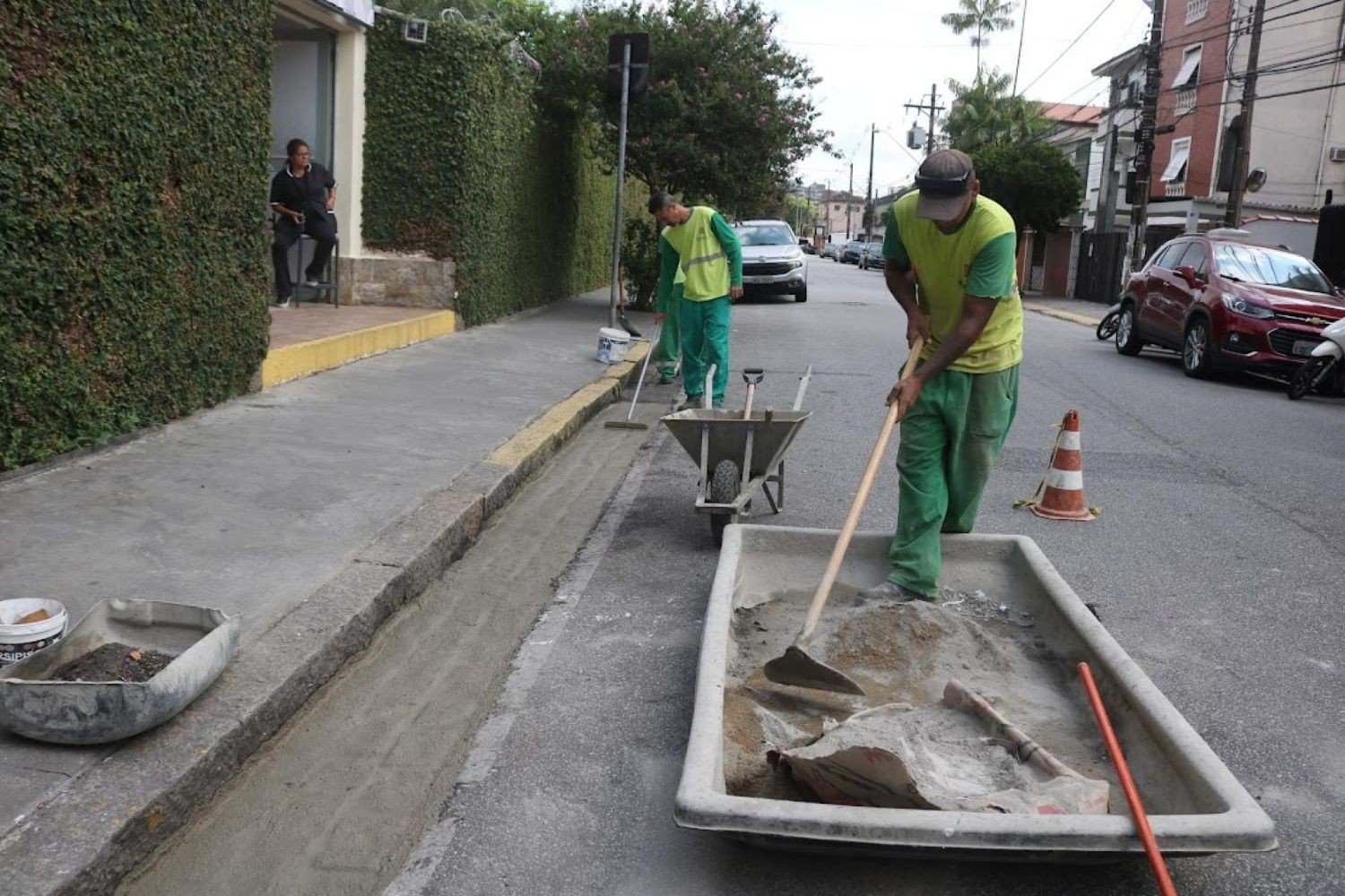 Santos, SP, inicia programa para recuperação emergencial de 460 km de calçadas; veja bairros