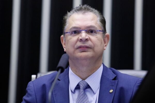 Anistia: líder do PL conta com deputados que escondem voto ‘por medo do STF’