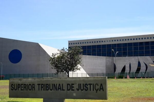 Lobista transferiu R$ 4 milhões em propina para assessor do STJ, diz PF