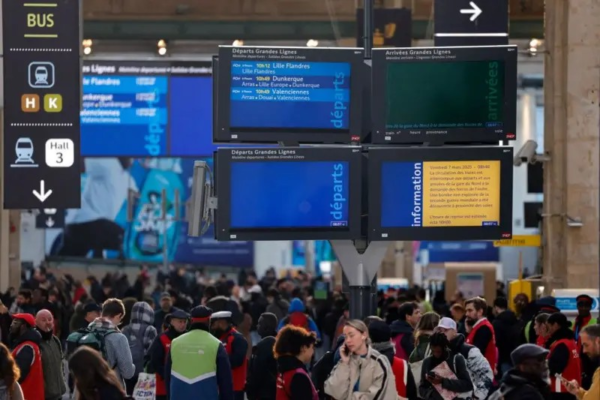 Bomba intacta da 2ª Guerra encontrada em Paris fecha estação de trem mais movimentada da Europa e causa caos