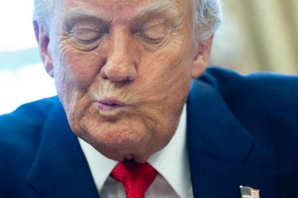 Trump 100 dias: aprovação do presidente dos EUA despenca