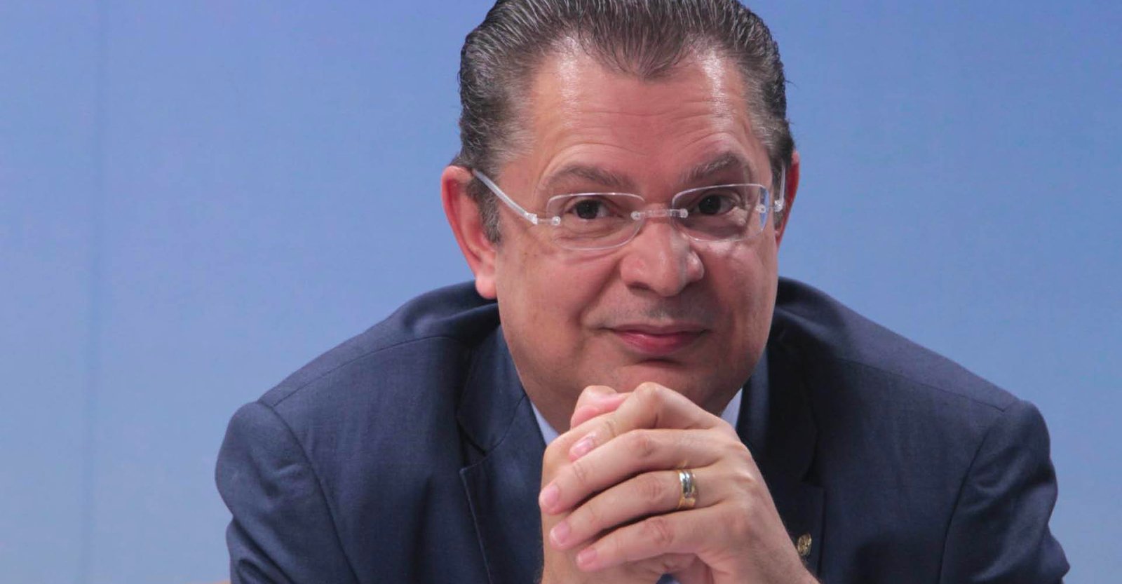 Dino suspende pagamento de emendas de saúde sem conta bancária específica