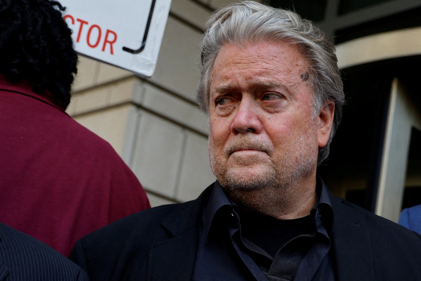 Ex-estrategista de Trump, Steve Bannon diz ter ‘5 ou 6 alternativas’ para presidente concorrer a 3º mandato