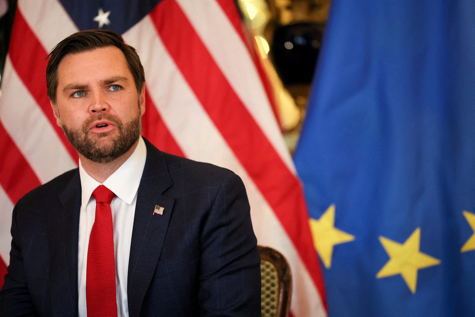 J.D. Vance diz que Europa não deve ser ‘vassalo permanente’ dos Estados Unidos