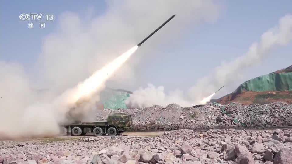 VÍDEO: China exibe exercícios militares em Taiwan, com lançamento de mísseis de longo alcance