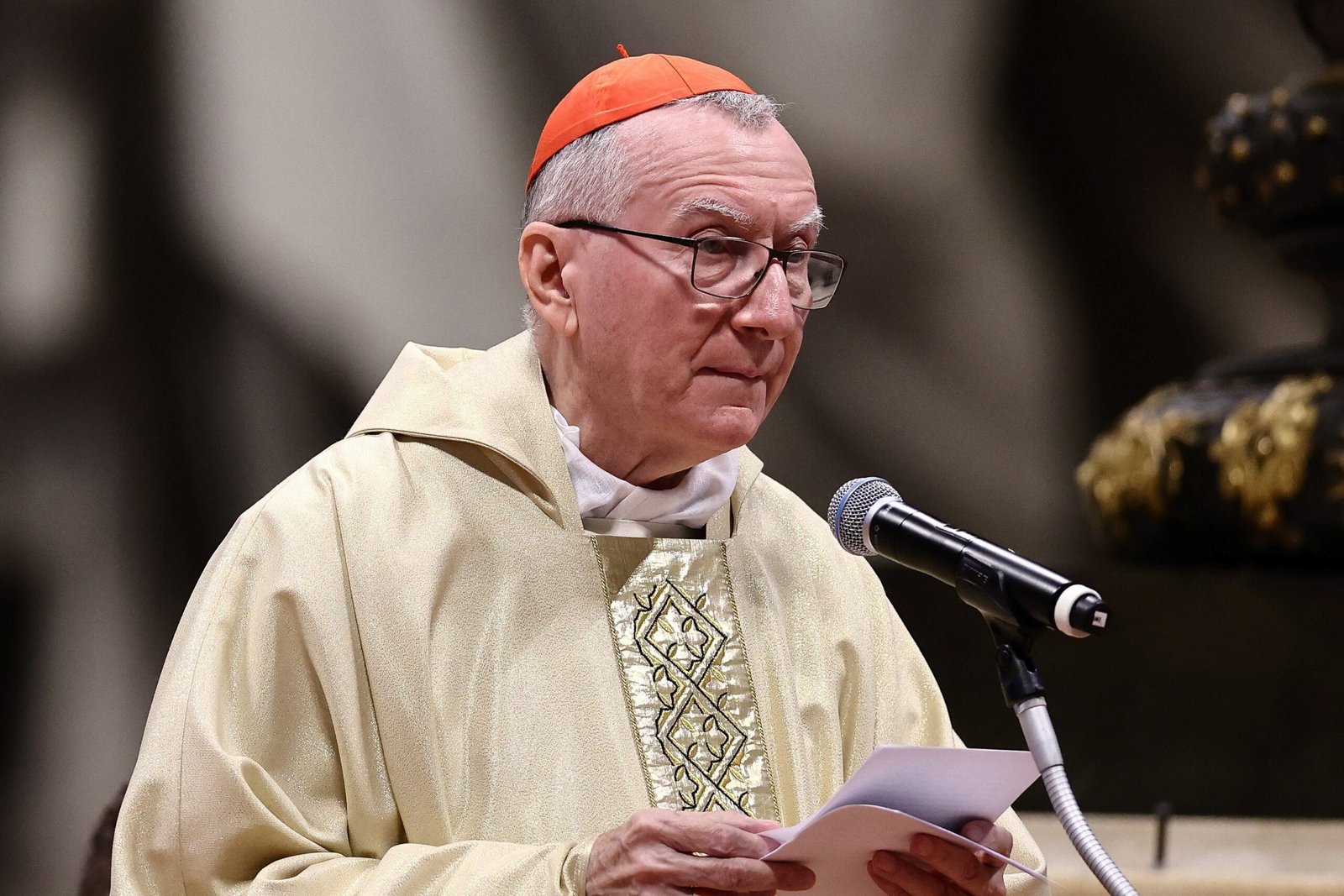 Pietro Parolin, cardeal italiano apontado como um dos favoritos no conclave, tem longa história na América Latina