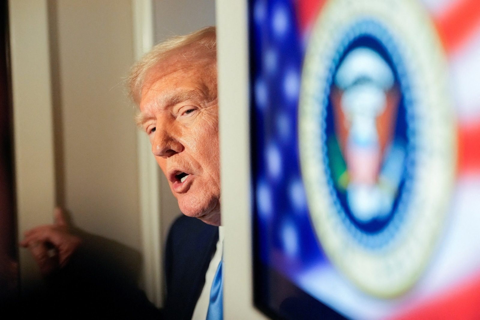 Trump está blefando? Entenda o que pode estar por trás da estratégia do tarifaço do presidente dos EUA