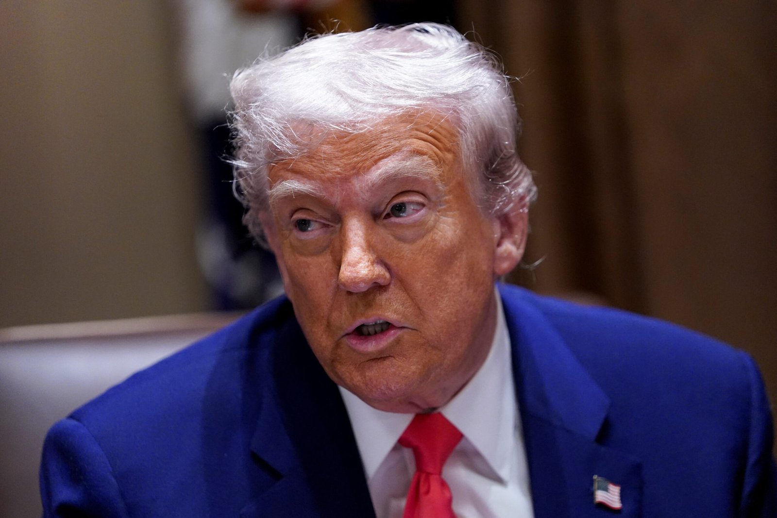 Trump diz que política tarifária está ‘indo muito bem’ e é ‘animadora’ para o mundo todo