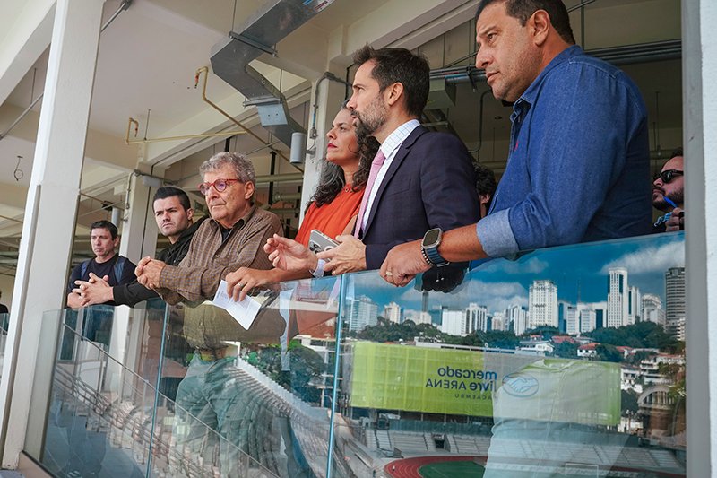 Comissão de Política Urbana faz visita técnica às obras do Pacaembu