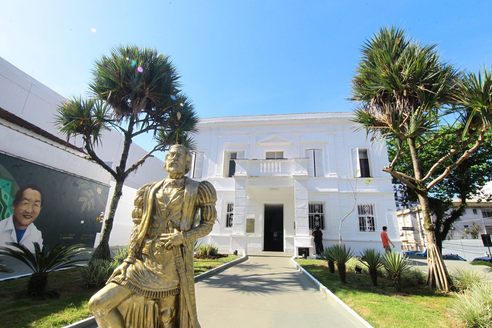 São Vicente abre 174 vagas em quatro concursos com salários de até R$ 10 mil