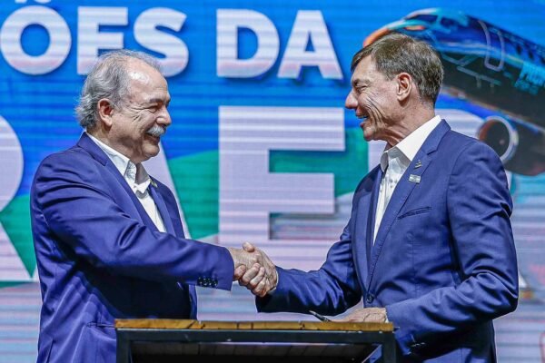 Tarifas dos EUA não afetam planos da Embraer, diz presidente