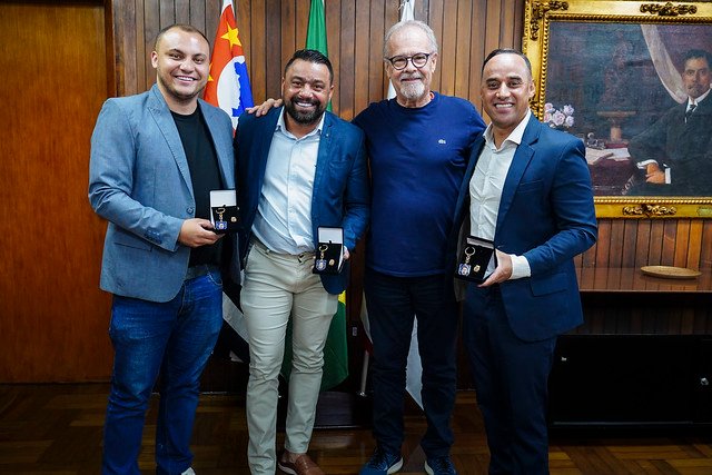 Câmara de SP recebe comitiva de vereadores de Embu das Artes